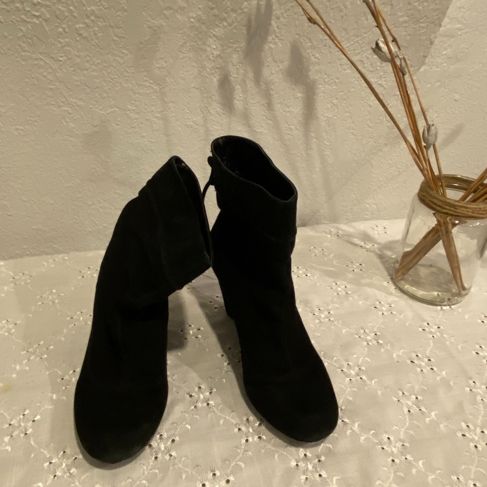 BCBG suede boots